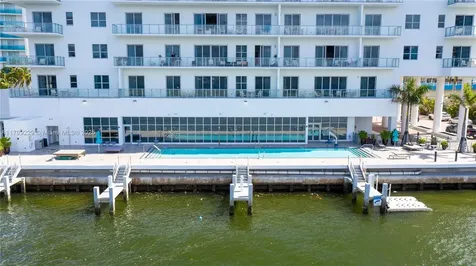 4010 S Ocean Drive Hollywood FL 33019