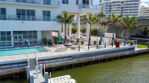 4010 S Ocean Drive Hollywood FL 33019