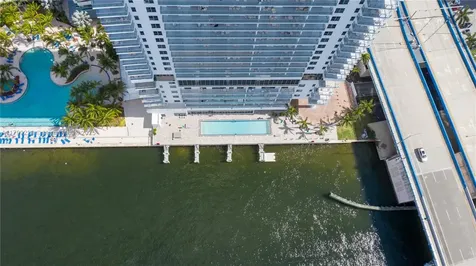 4010 S Ocean Drive Hollywood FL 33019