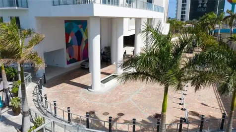4010 S Ocean Drive Hollywood FL 33019