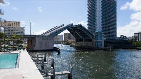 4010 S Ocean Drive Hollywood FL 33019