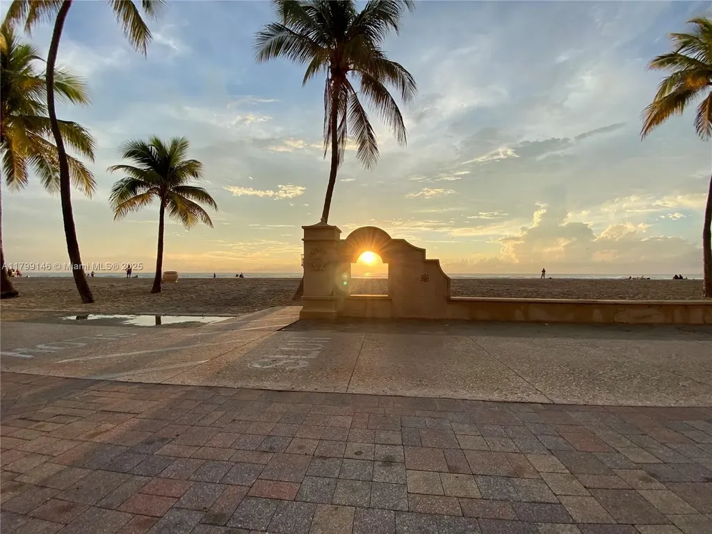 1700 Pierce Street Hollywood FL 33020