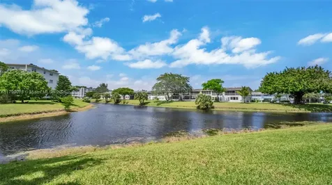 3087 Newport S Deerfield Beach FL 33442