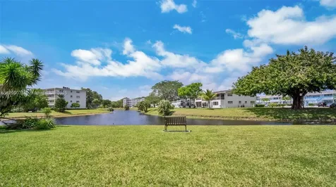 3087 Newport S Deerfield Beach FL 33442