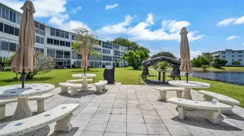 3087 Newport S Deerfield Beach FL 33442