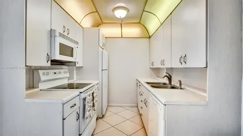 3087 Newport S Deerfield Beach FL 33442
