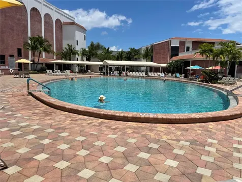 3087 Newport S Deerfield Beach FL 33442