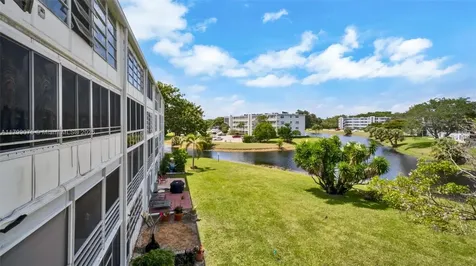 3087 Newport S Deerfield Beach FL 33442