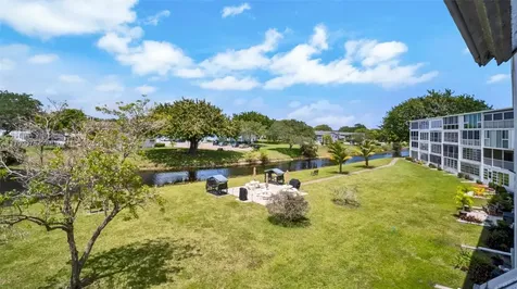 3087 Newport S Deerfield Beach FL 33442