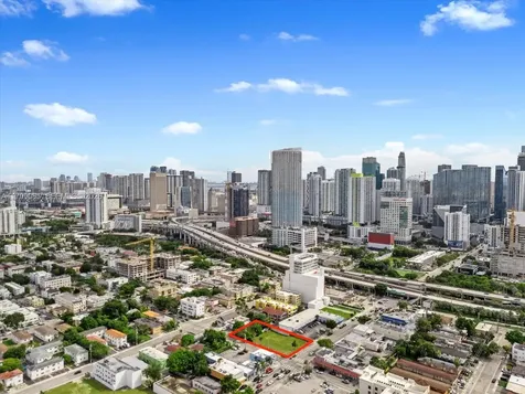 471 & 719 SW 8th Street & 5th Avenue Miami FL 33130