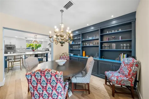 725 Vilabella Avenue Coral Gables FL 33146