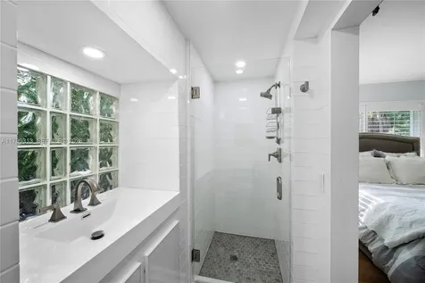 725 Vilabella Avenue Coral Gables FL 33146
