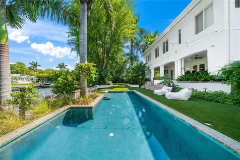 725 Vilabella Avenue Coral Gables FL 33146