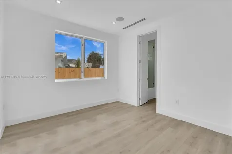 10755 SW 52nd Terrace Miami FL 33165