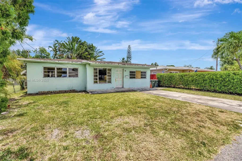 613 SW 6th Street Hallandale Beach FL 33009