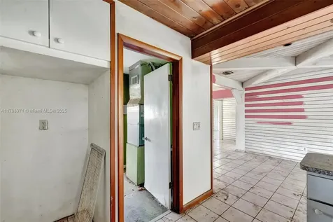 613 SW 6th Street Hallandale Beach FL 33009