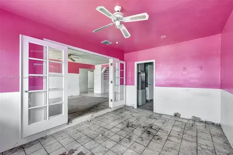 613 SW 6th Street Hallandale Beach FL 33009