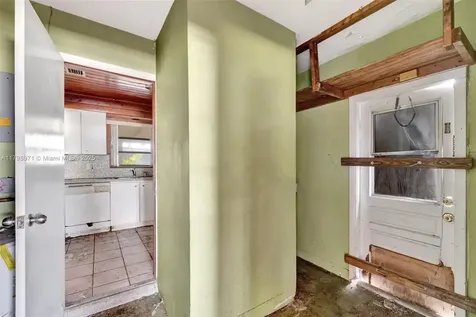 613 SW 6th Street Hallandale Beach FL 33009
