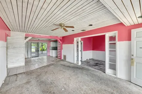 613 SW 6th Street Hallandale Beach FL 33009