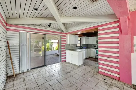 613 SW 6th Street Hallandale Beach FL 33009
