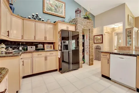 95 E Westwood Circle E West Palm Beach FL 33411