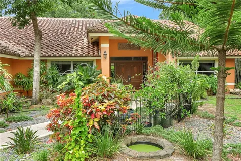 95 E Westwood Circle E West Palm Beach FL 33411