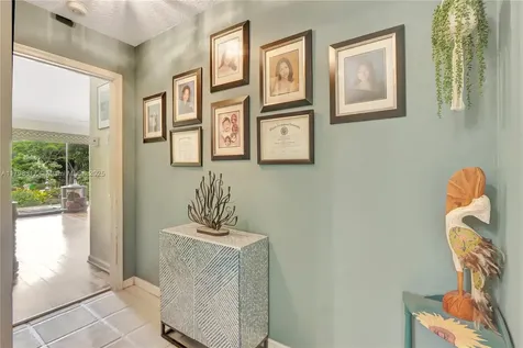 95 E Westwood Circle E West Palm Beach FL 33411