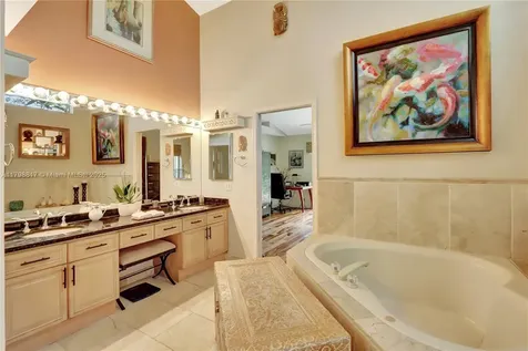 95 E Westwood Circle E West Palm Beach FL 33411