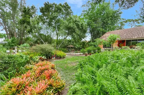 95 E Westwood Circle E West Palm Beach FL 33411