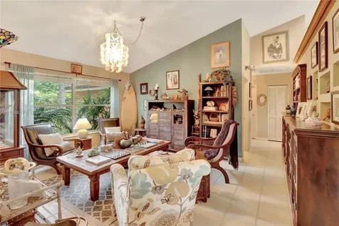 95 E Westwood Circle E West Palm Beach FL 33411