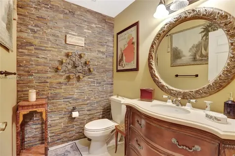 95 E Westwood Circle E West Palm Beach FL 33411