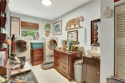 95 E Westwood Circle E West Palm Beach FL 33411