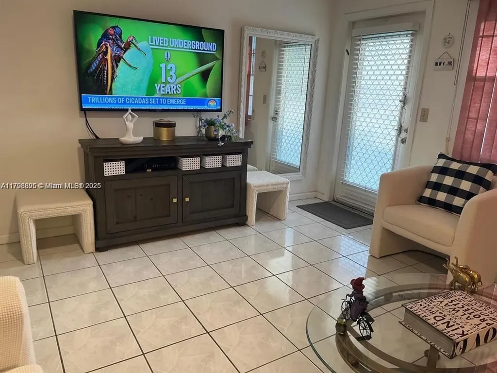 17 Westbury Deerfield Beach FL 33442