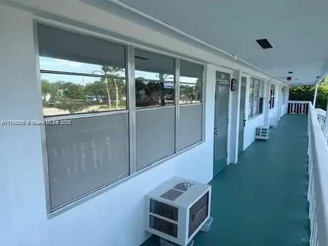 17 Westbury Deerfield Beach FL 33442
