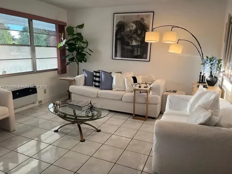 17 Westbury Deerfield Beach FL 33442