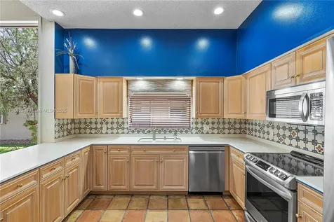 5425 NW 86th Terrace Coral Springs FL 33067