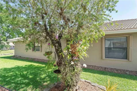 5425 NW 86th Terrace Coral Springs FL 33067