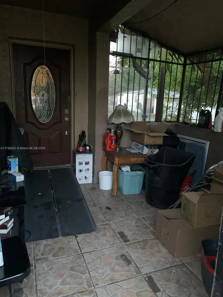 1253 NW 44th Street Miami FL 33142