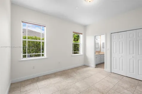 8268 SW 172nd Terrace Palmetto Bay FL 33157