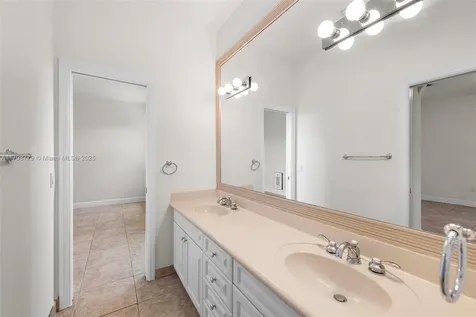 8268 SW 172nd Terrace Palmetto Bay FL 33157