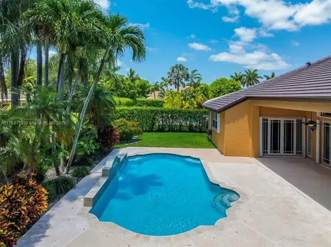 8268 SW 172nd Terrace Palmetto Bay FL 33157