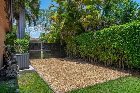 8268 SW 172nd Terrace Palmetto Bay FL 33157