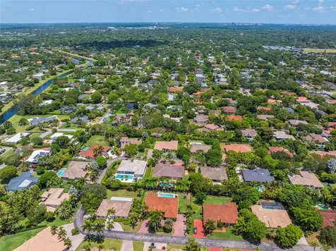 8268 SW 172nd Terrace Palmetto Bay FL 33157