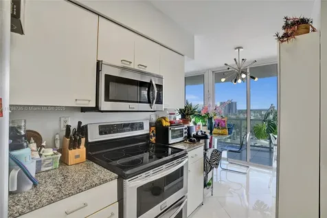 7330 Ocean Terrace Miami Beach FL 33141
