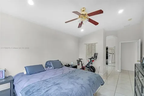 1917 SE 14th Court Homestead FL 33035