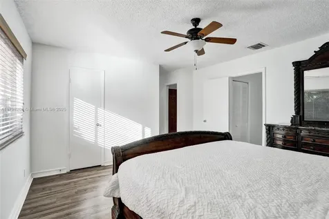 1233 Hampton Boulevard North Lauderdale FL 33068