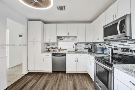 1233 Hampton Boulevard North Lauderdale FL 33068