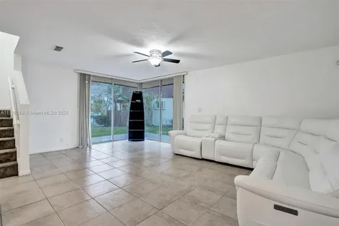 1233 Hampton Boulevard North Lauderdale FL 33068