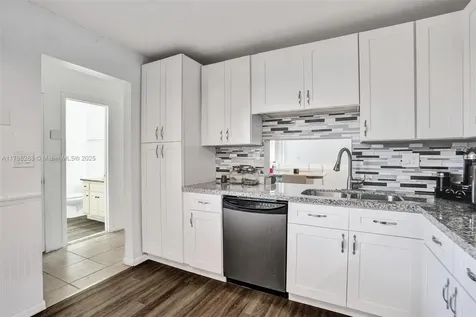 1233 Hampton Boulevard North Lauderdale FL 33068