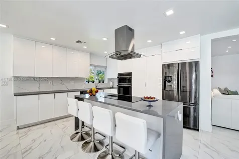 626 S 13th Avenue Hollywood FL 33019